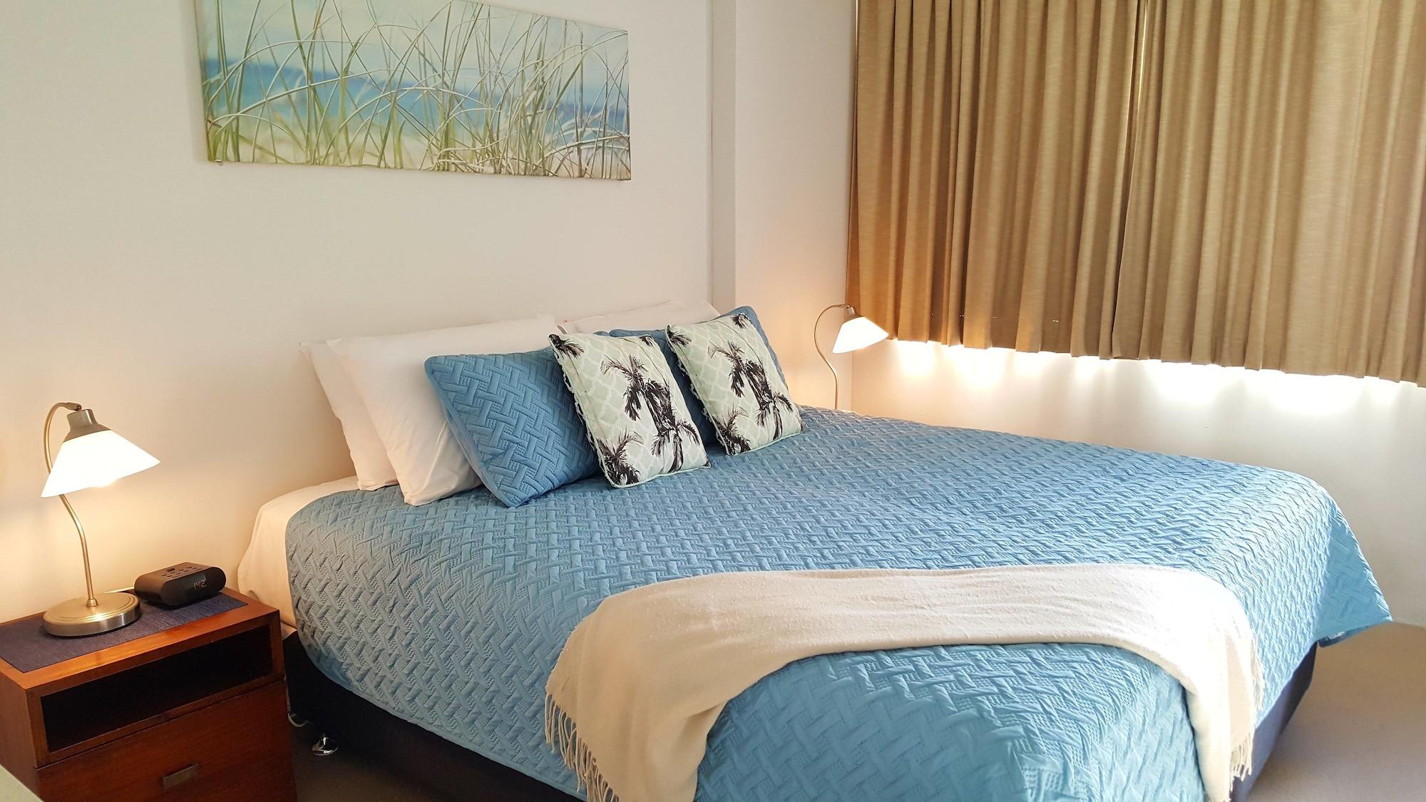 Wyuna Beachfront Holiday Apartments Голд-Кост Экстерьер фото