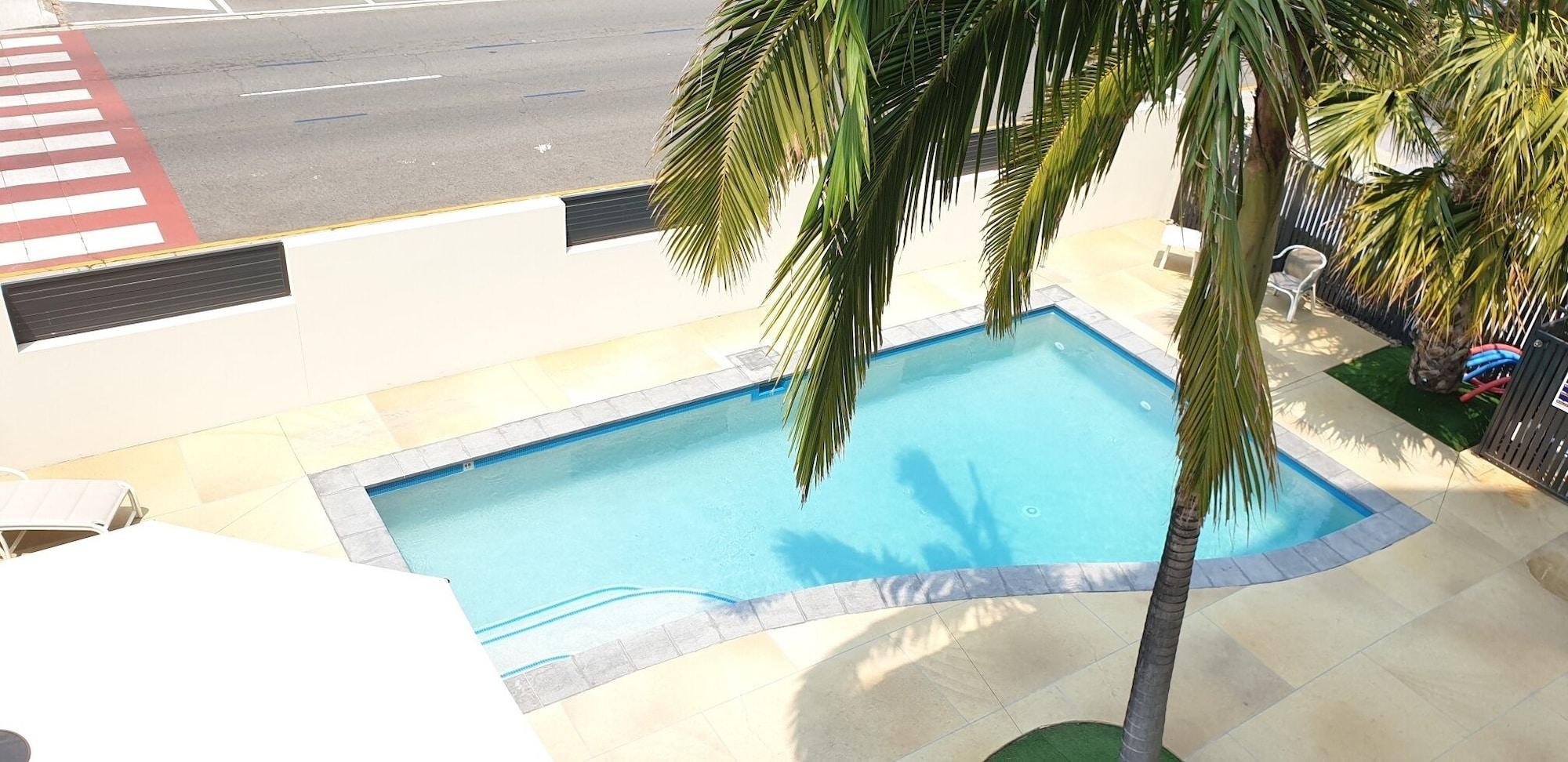 Wyuna Beachfront Holiday Apartments Голд-Кост Экстерьер фото