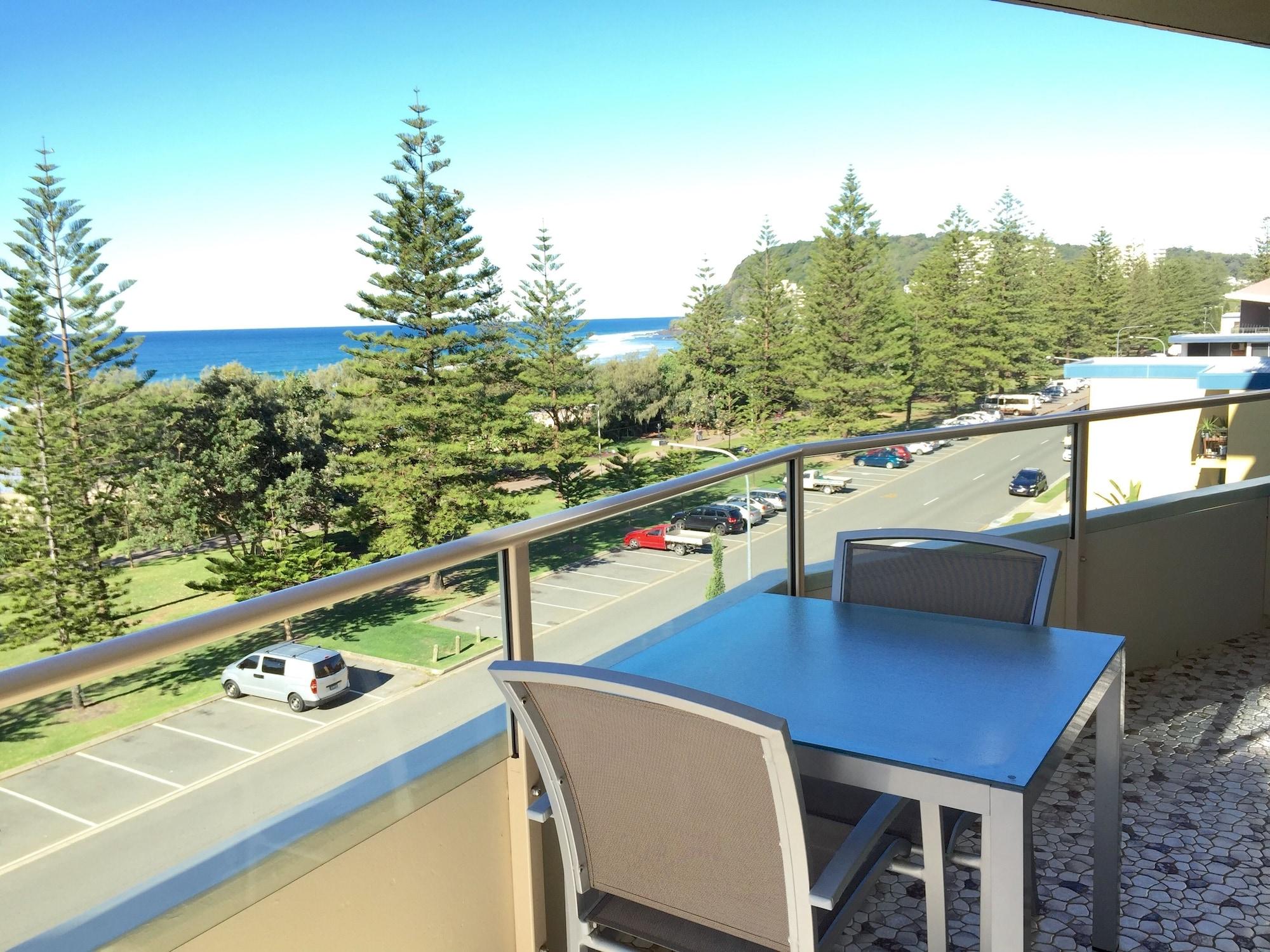 Wyuna Beachfront Holiday Apartments Голд-Кост Экстерьер фото