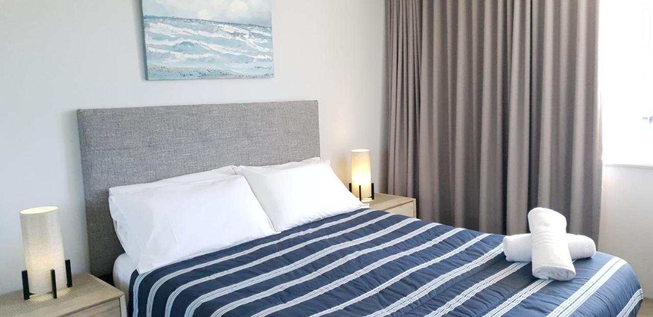 Wyuna Beachfront Holiday Apartments Голд-Кост Экстерьер фото