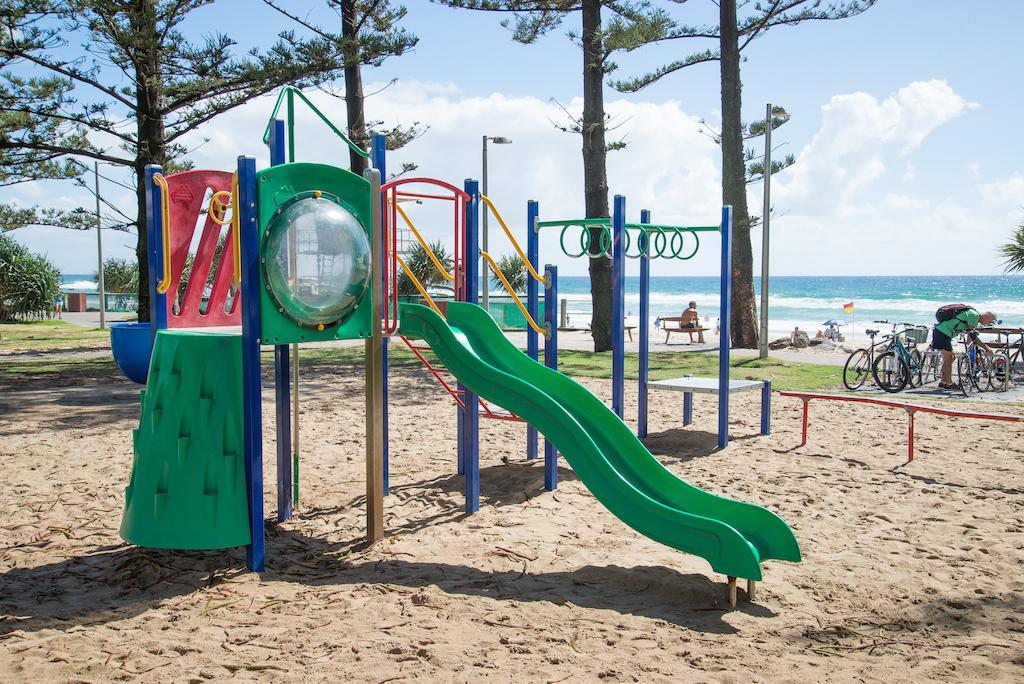 Wyuna Beachfront Holiday Apartments Голд-Кост Экстерьер фото
